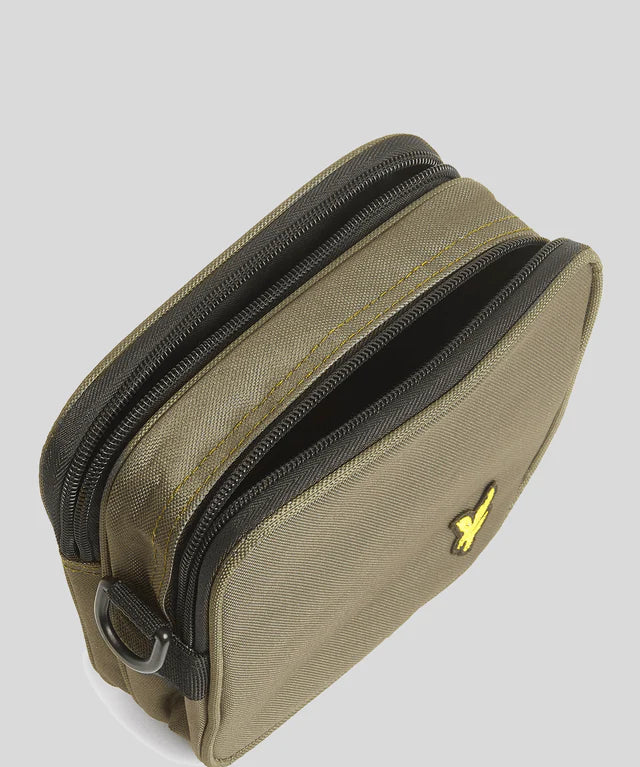 Lyle and Scott Cross Body Bag Deep Dephts geöffnet