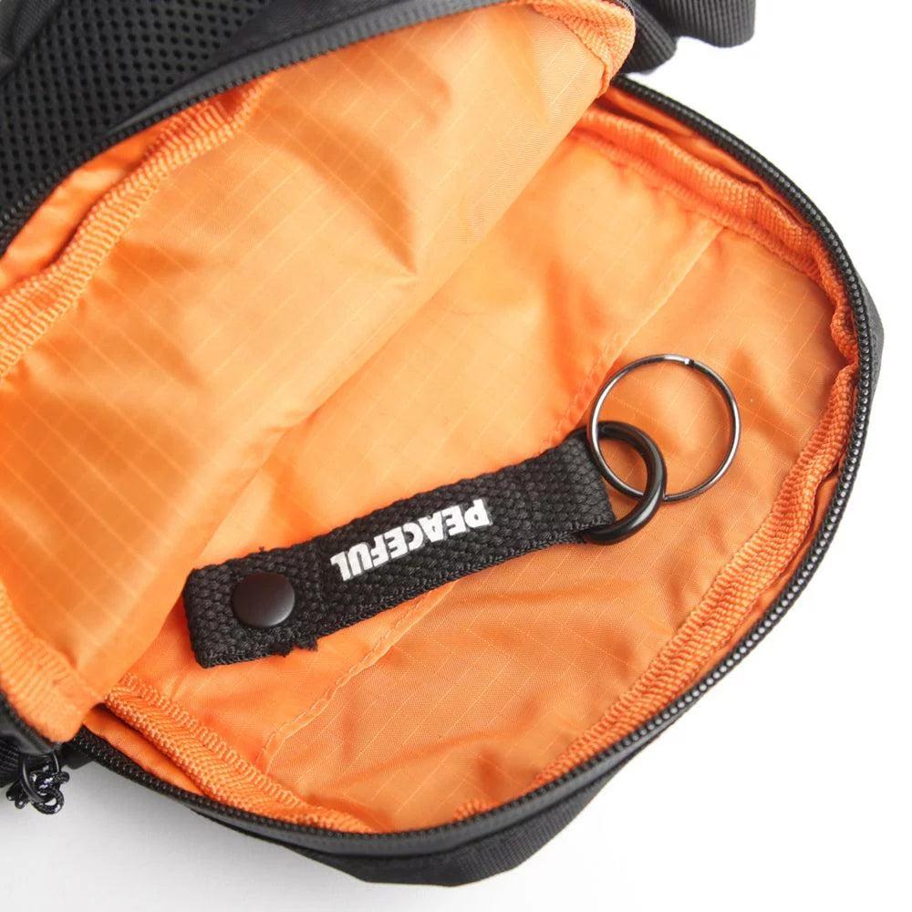 Peaceful Hooligan Smith Pouch Bag Black geöffnet