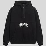 Ein schwarzer Unfair Ninja Zipper  von vorne